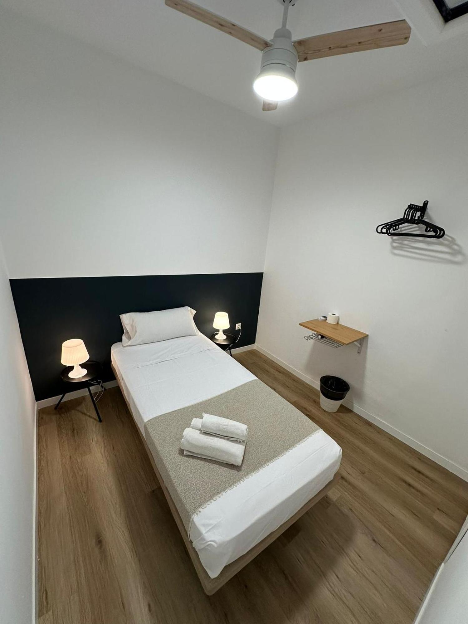 Casa De Huespedes Mi Lla Hotel Мадрид Екстериор снимка