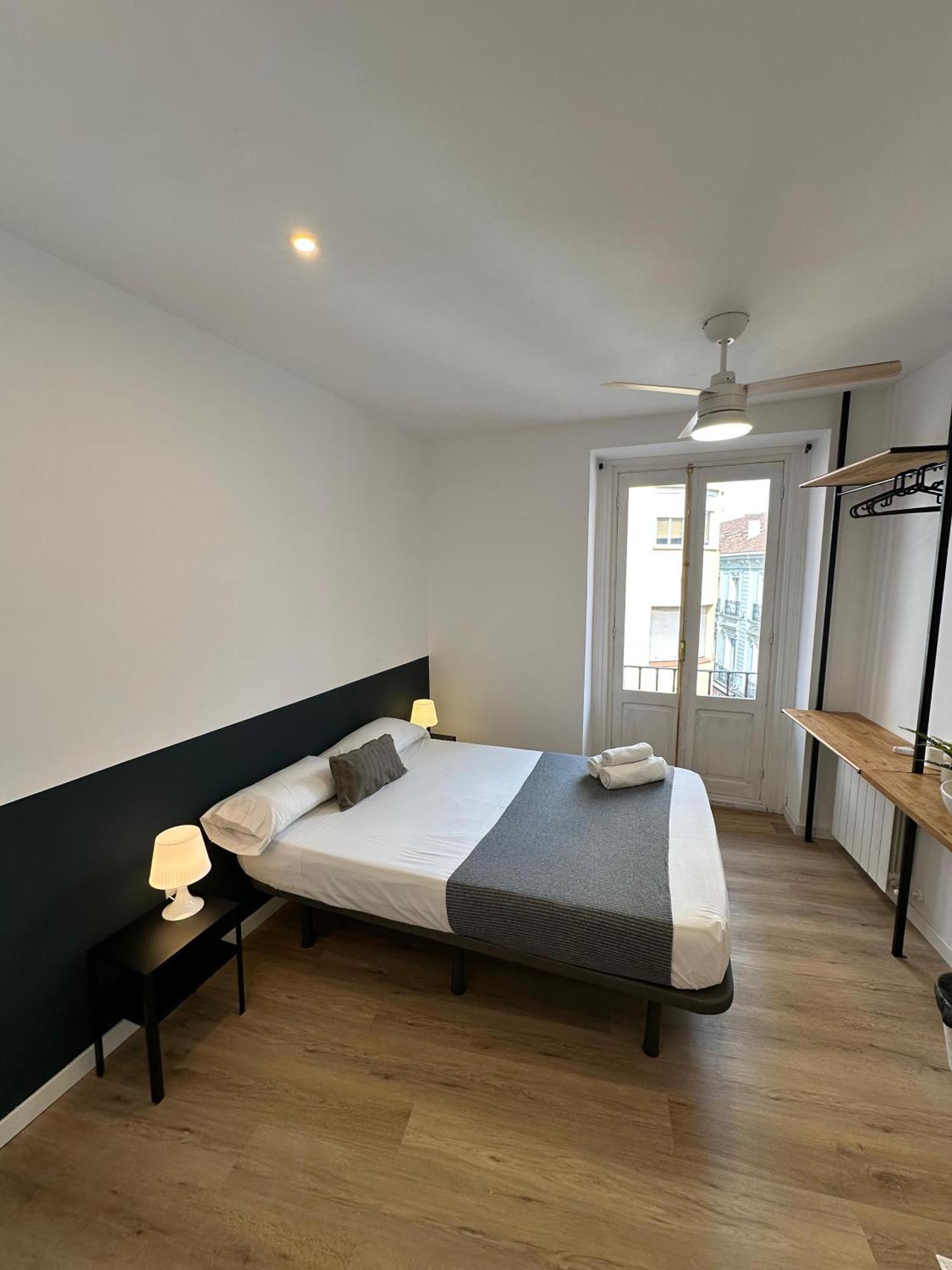 Casa De Huespedes Mi Lla Hotel Мадрид Екстериор снимка